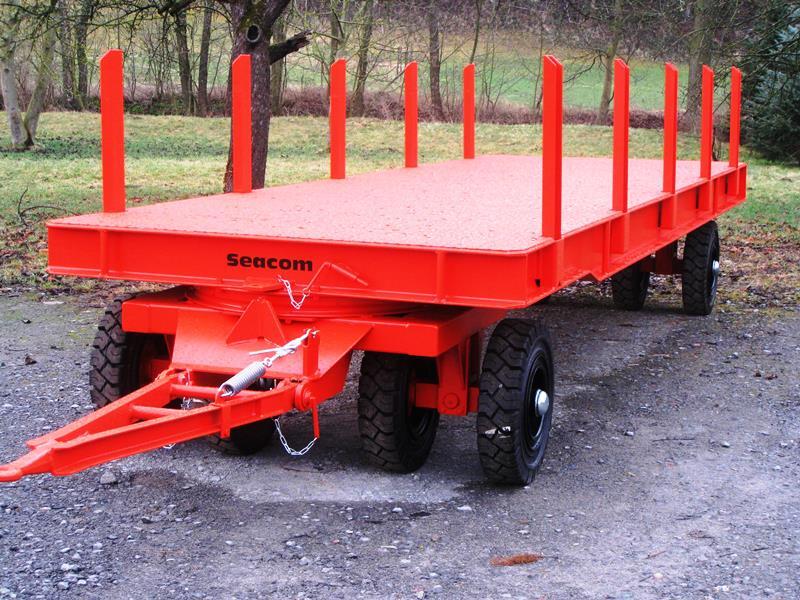 Trailer type 10-4 with turntable steering and oscillating axles