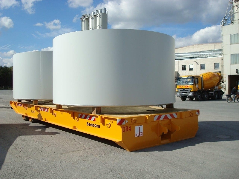 Roll trailer 90 tons with concrete elements