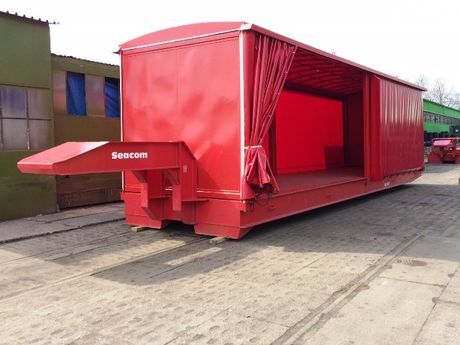 Roll trailer with fix gooseneck and weather protection